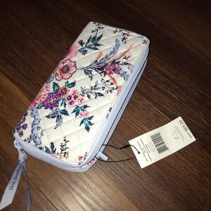 Vera Bradley RFID Jordin Continental Floral Quilted Wallet NWT